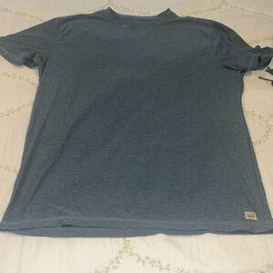 Vuori Strato Tech men’s tee